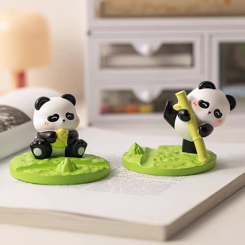 🎀 Cute Panda Handmade Resin Phone Stand