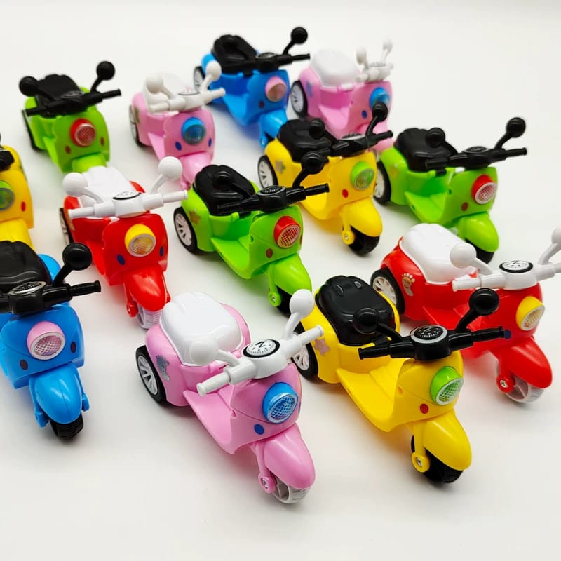 🎀 Mini Pullback Scooter keychain